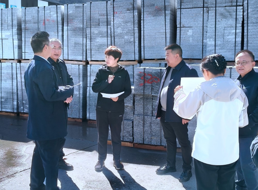 伏玉琼赴青川县调研石材产业及森林防灭火工作